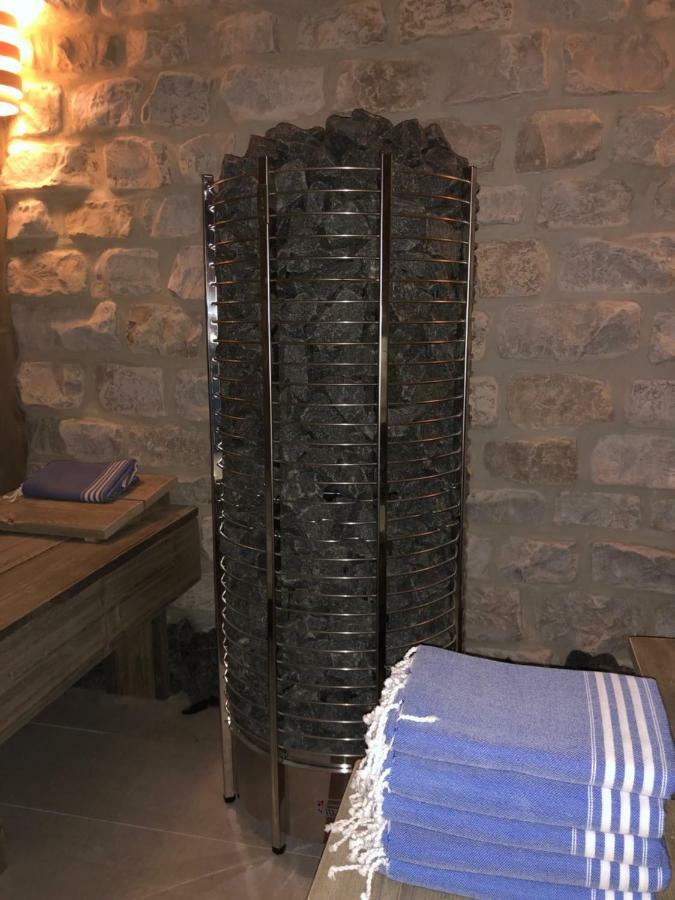Villa Beline Direct Aan Zee, Verwarmd Zwembad En Sauna Tribanj-Kruscica Exterior foto